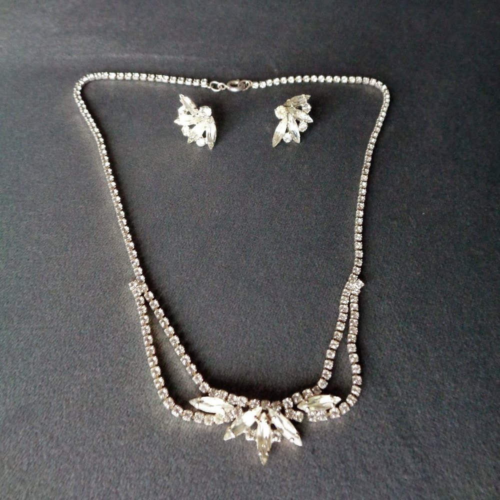Vintage Rhinestone Necklace and Earing set